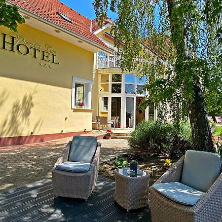 Hotel Penta Lux Tata Exterior photo