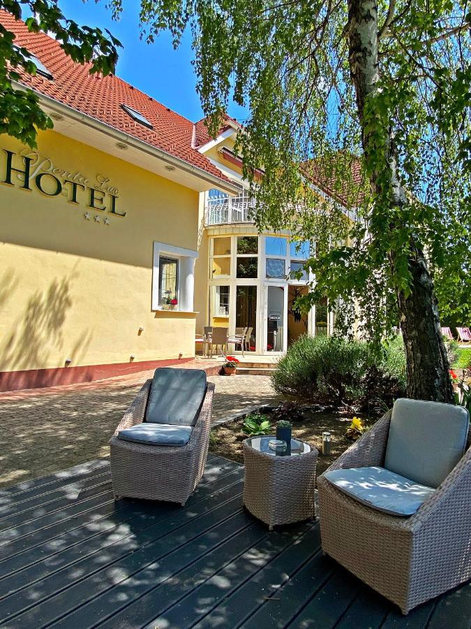 Hotel Penta Lux Tata Exterior photo